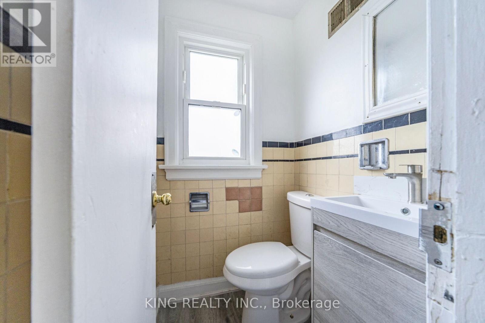1097 Queens Boulevard, Kitchener, Ontario  N2M 1B9 - Photo 38 - X12405325
