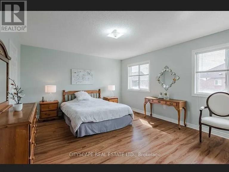 5896 Cozumel Drive, Mississauga, Ontario  L5M 6Y6 - Photo 7 - W12311965