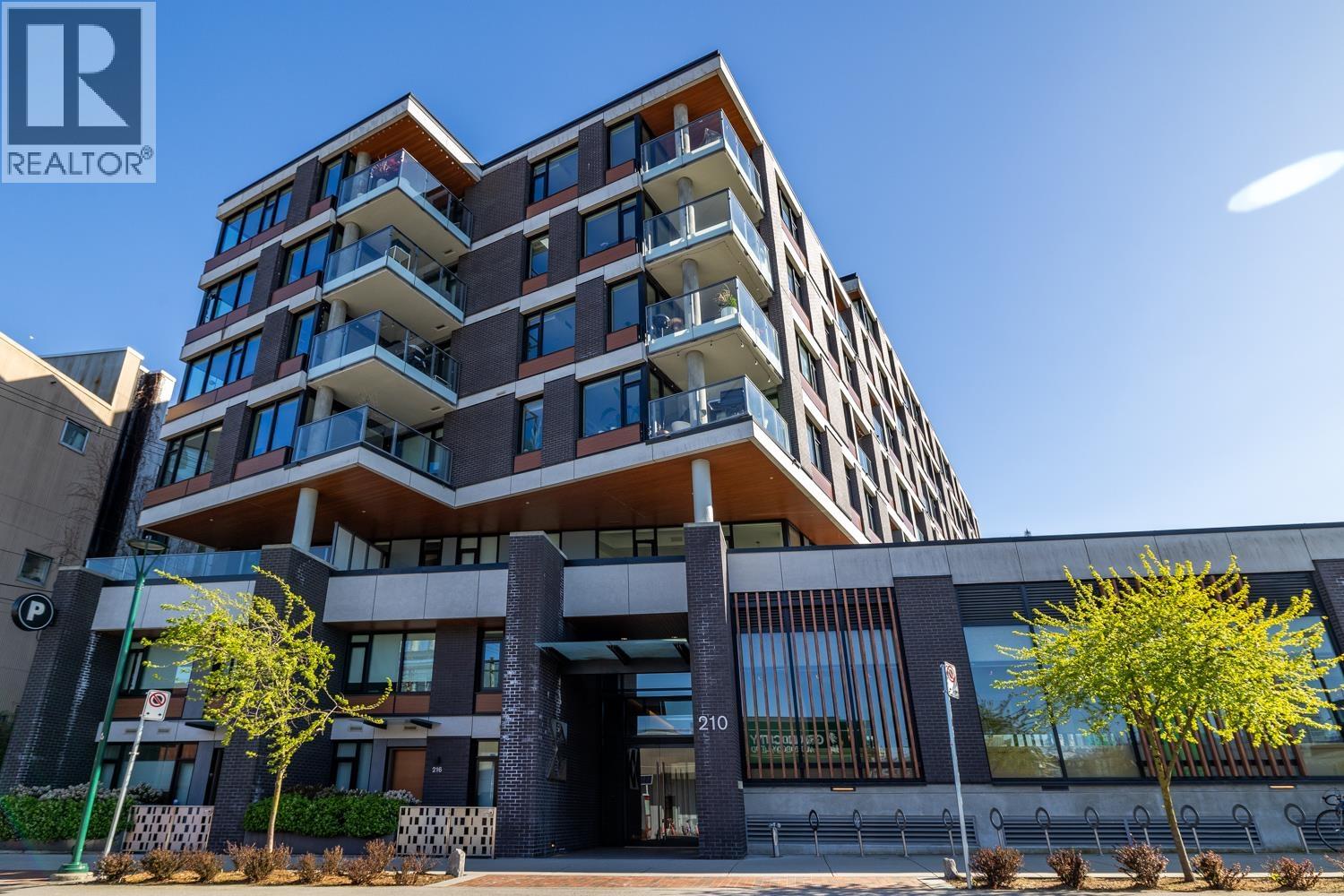 706 210 E 5TH AVENUE, Vancouver, British Columbia