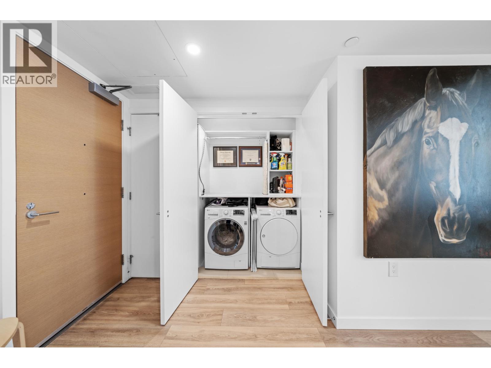 302 210 E 5th Avenue, Vancouver, British Columbia  V5T 0K1 - Photo 2 - R3048101