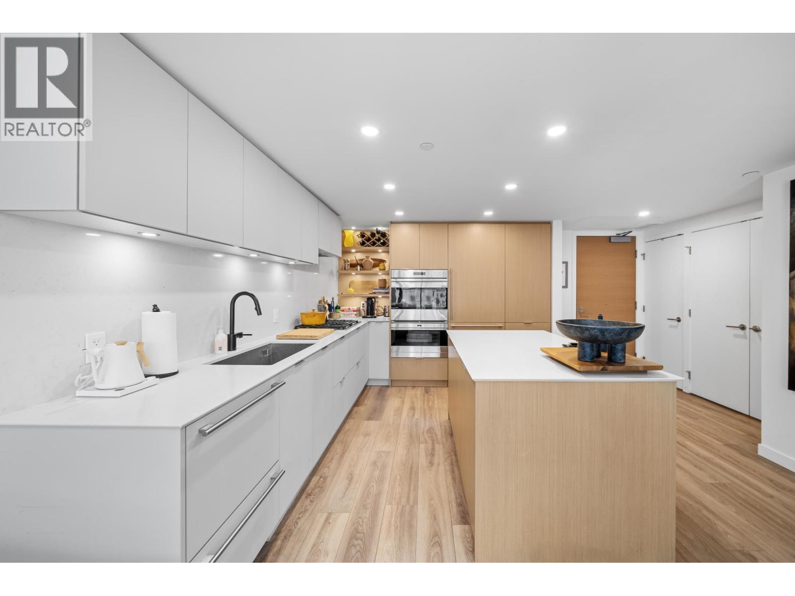 302 210 E 5th Avenue, Vancouver, British Columbia  V5T 0K1 - Photo 5 - R3048101