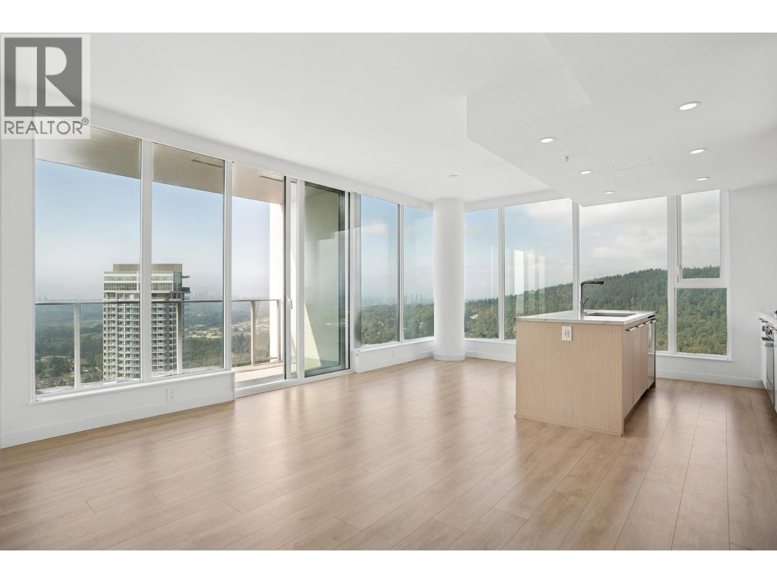 4201 567 Clarke Road, Coquitlam, British Columbia  V3J 0K7 - Photo 4 - R3048109