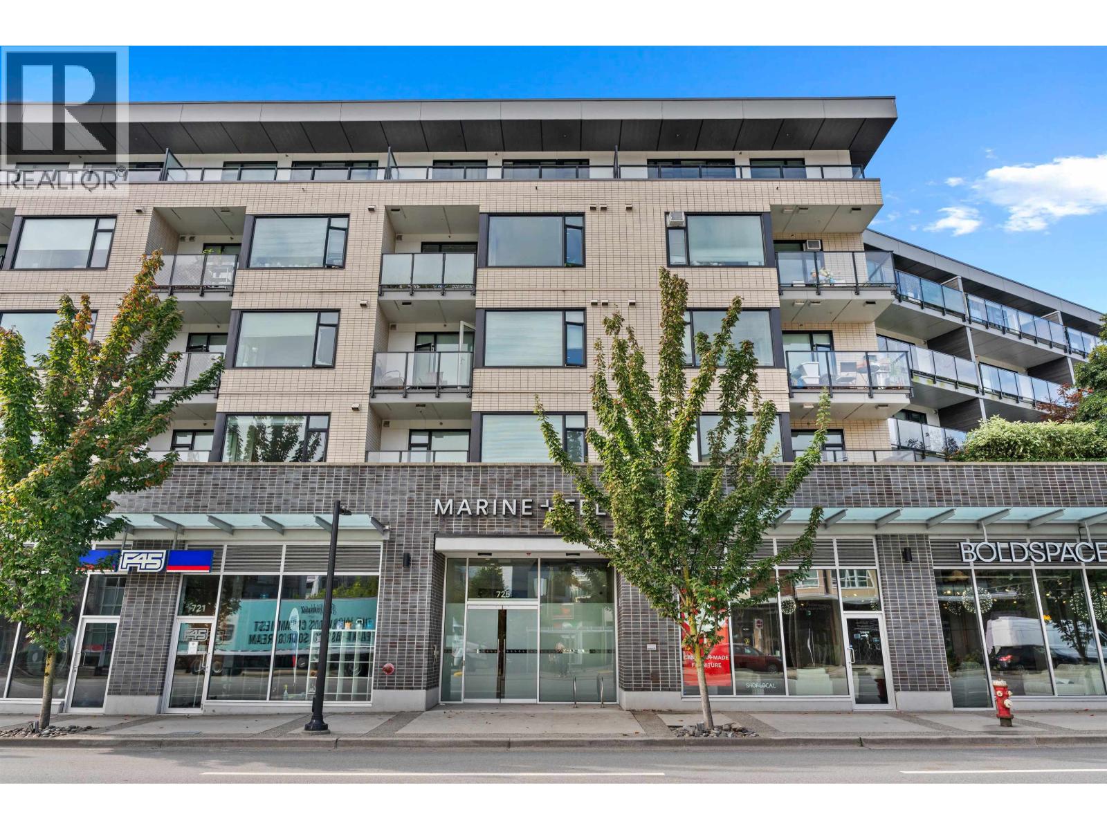 206 725 MARINE DRIVE, North Vancouver, British Columbia