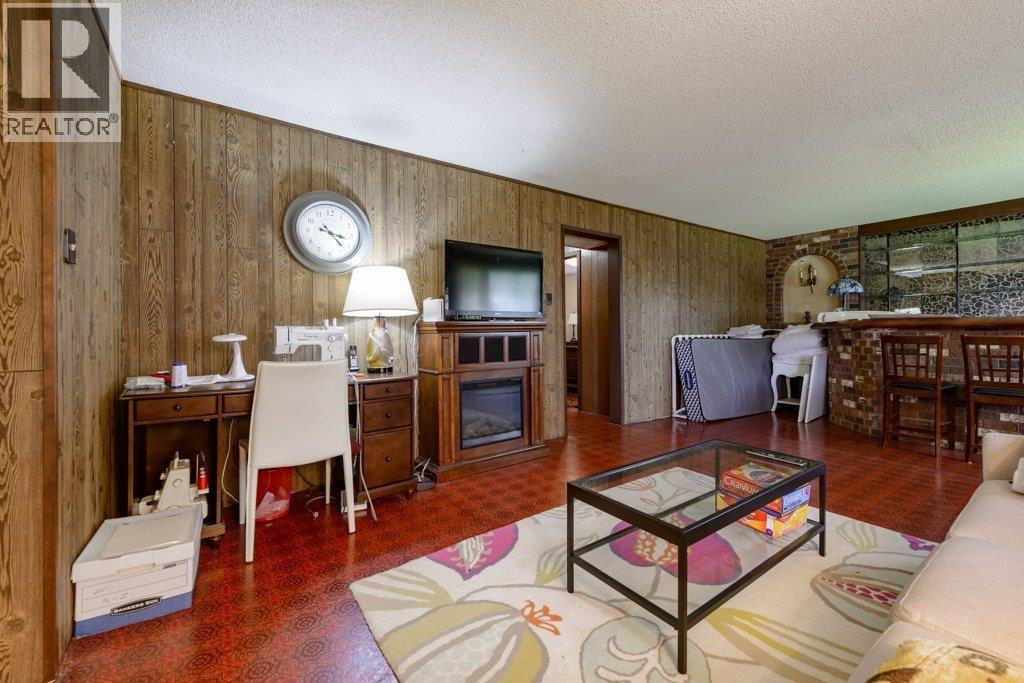 8194 Woodlake Court, Burnaby, British Columbia  V5A 3P4 - Photo 26 - R3048094