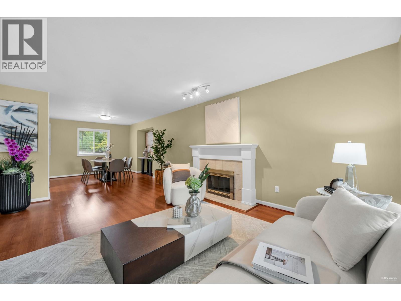 1830 Walnut Crescent, Coquitlam, British Columbia  V3J 7T5 - Photo 4 - R3048029