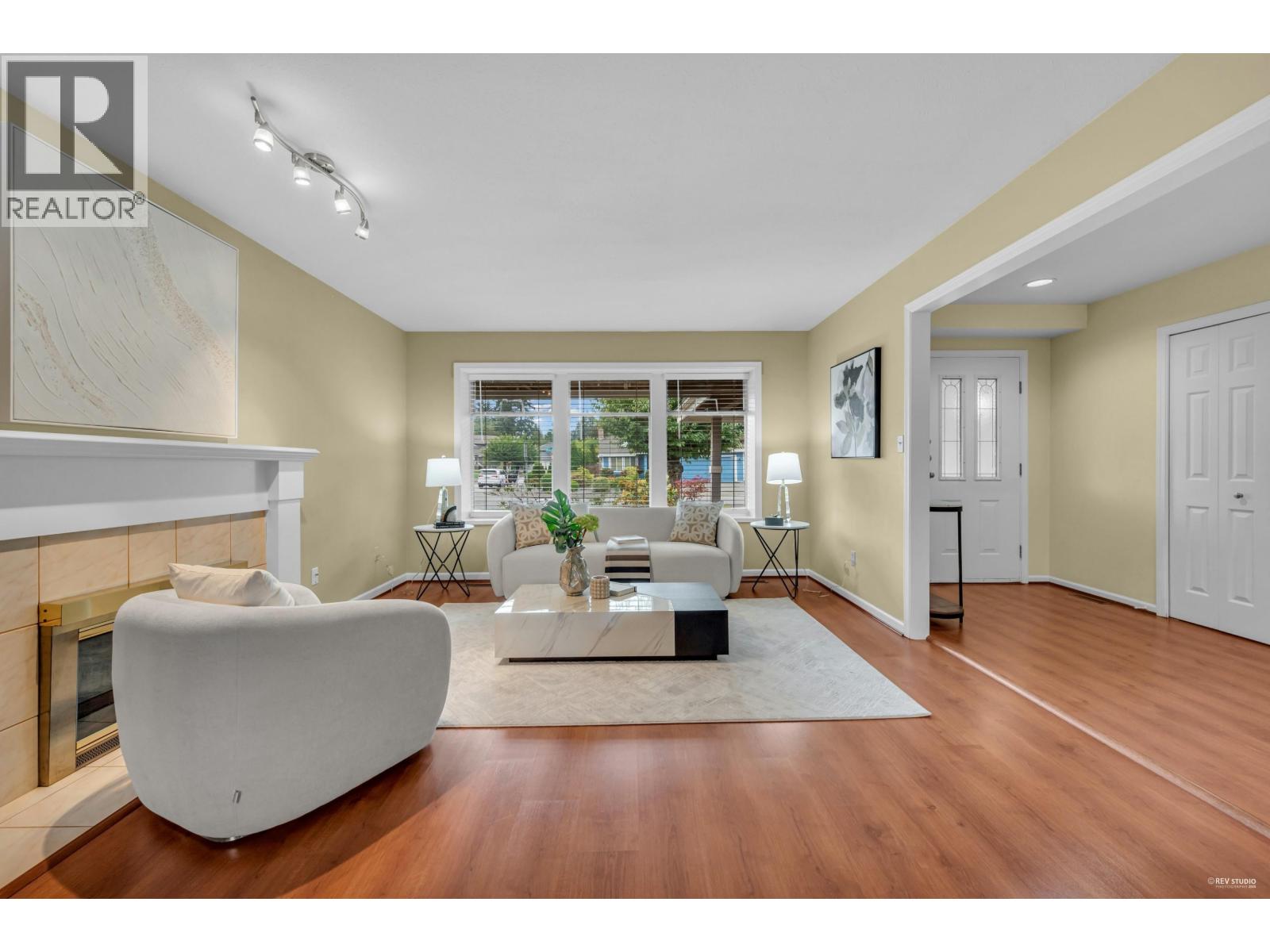 1830 Walnut Crescent, Coquitlam, British Columbia  V3J 7T5 - Photo 5 - R3048029