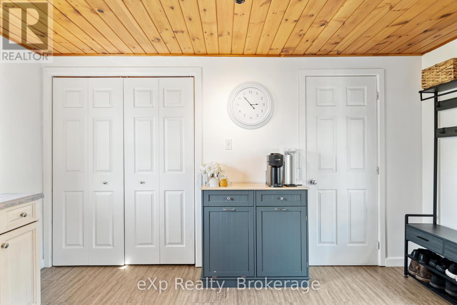 396 Mary Street, South Bruce Peninsula, Ontario  N0H 2T0 - Photo 19 - X12405365