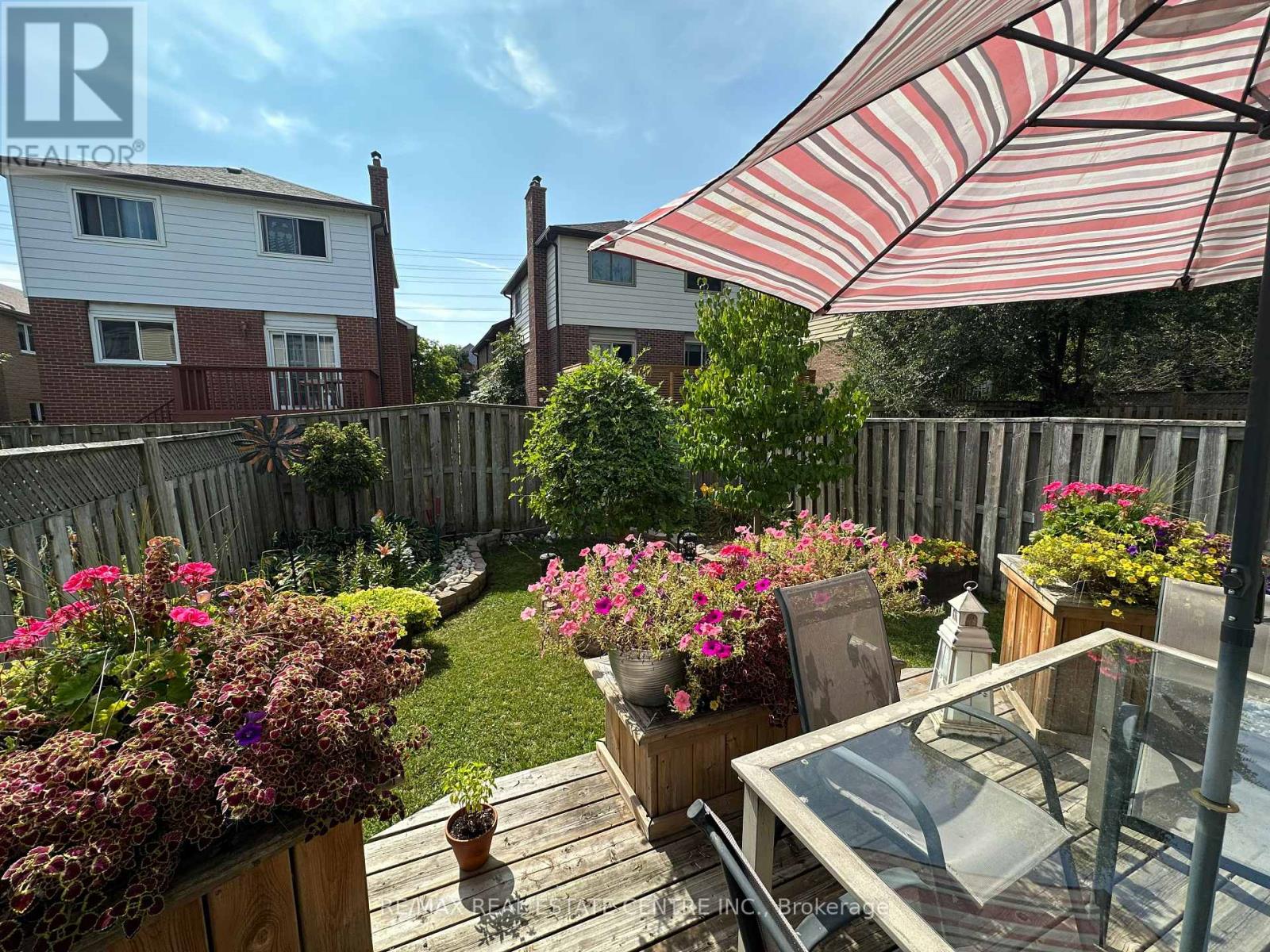 4136 Magnolia Court, Mississauga, Ontario  L5C 3K2 - Photo 15 - W12405341