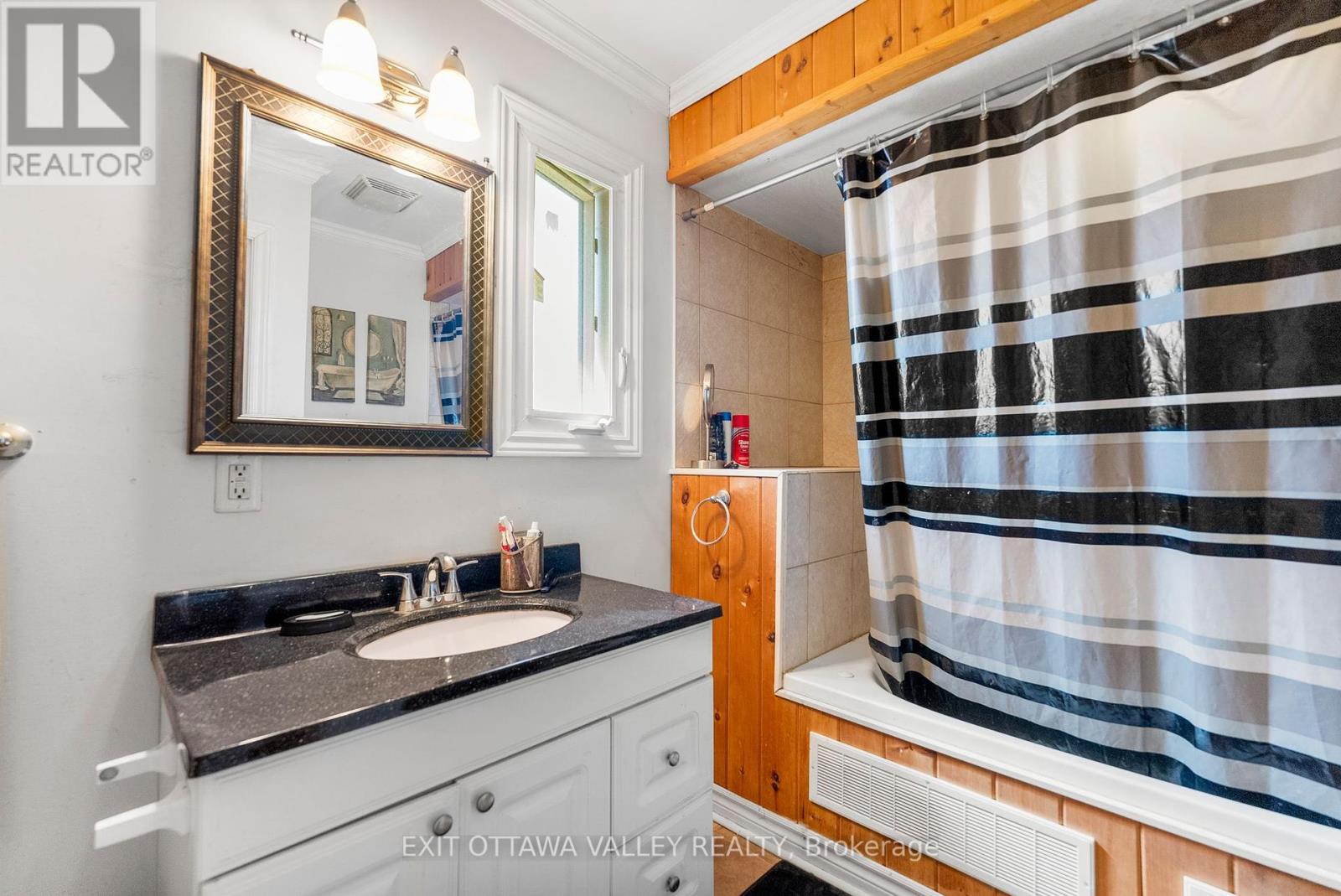 310 Murray Street, Pembroke, Ontario  K8A 4N9 - Photo 32 - X12405355