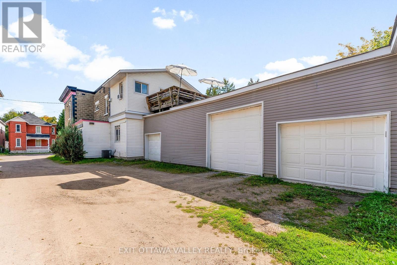 310 Murray Street, Pembroke, Ontario  K8A 4N9 - Photo 34 - X12405355