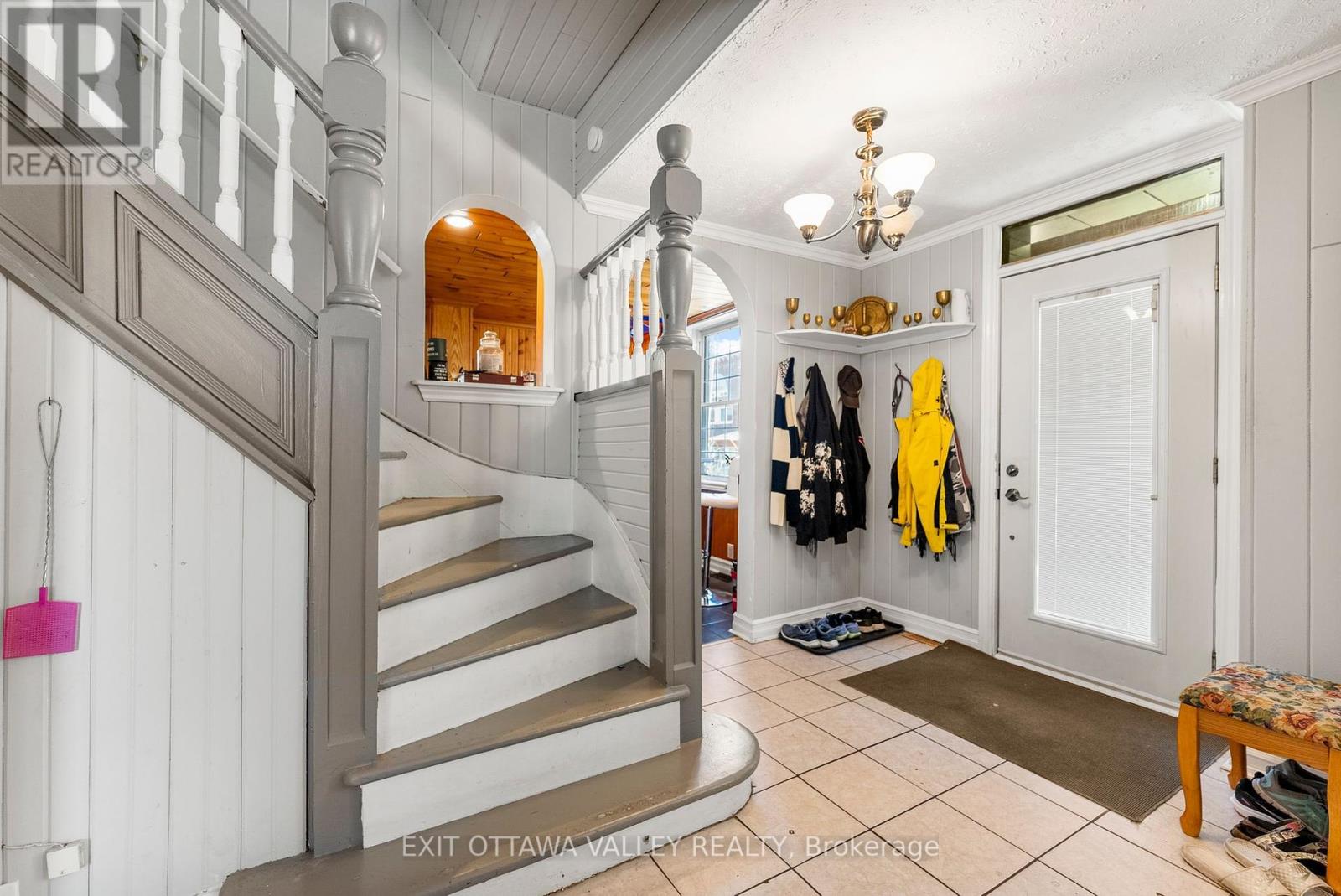 310 Murray Street, Pembroke, Ontario  K8A 4N9 - Photo 5 - X12405355