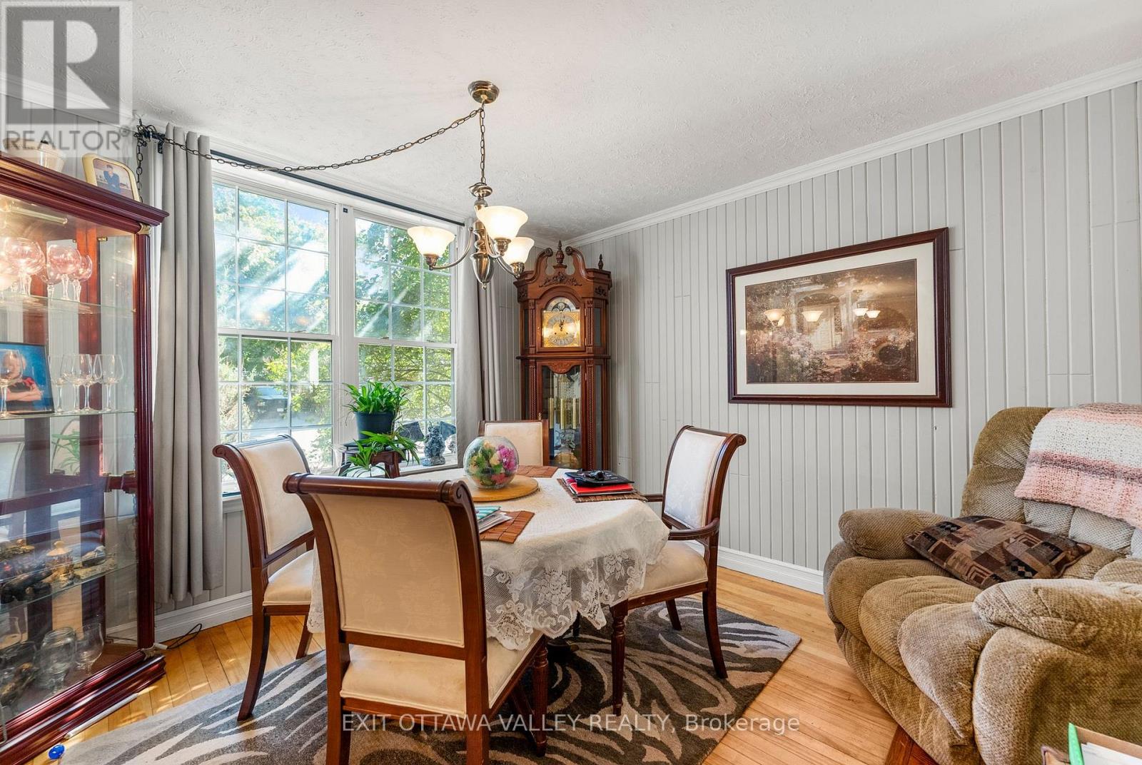 310 Murray Street, Pembroke, Ontario  K8A 4N9 - Photo 6 - X12405355