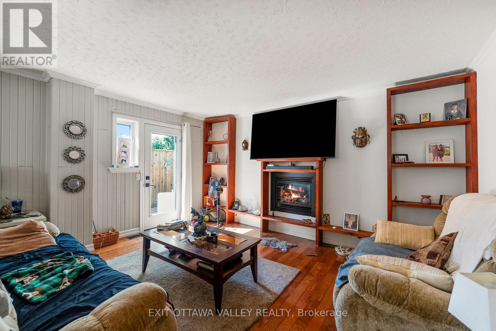 310 Murray Street, Pembroke, Ontario  K8A 4N9 - Photo 7 - X12405355