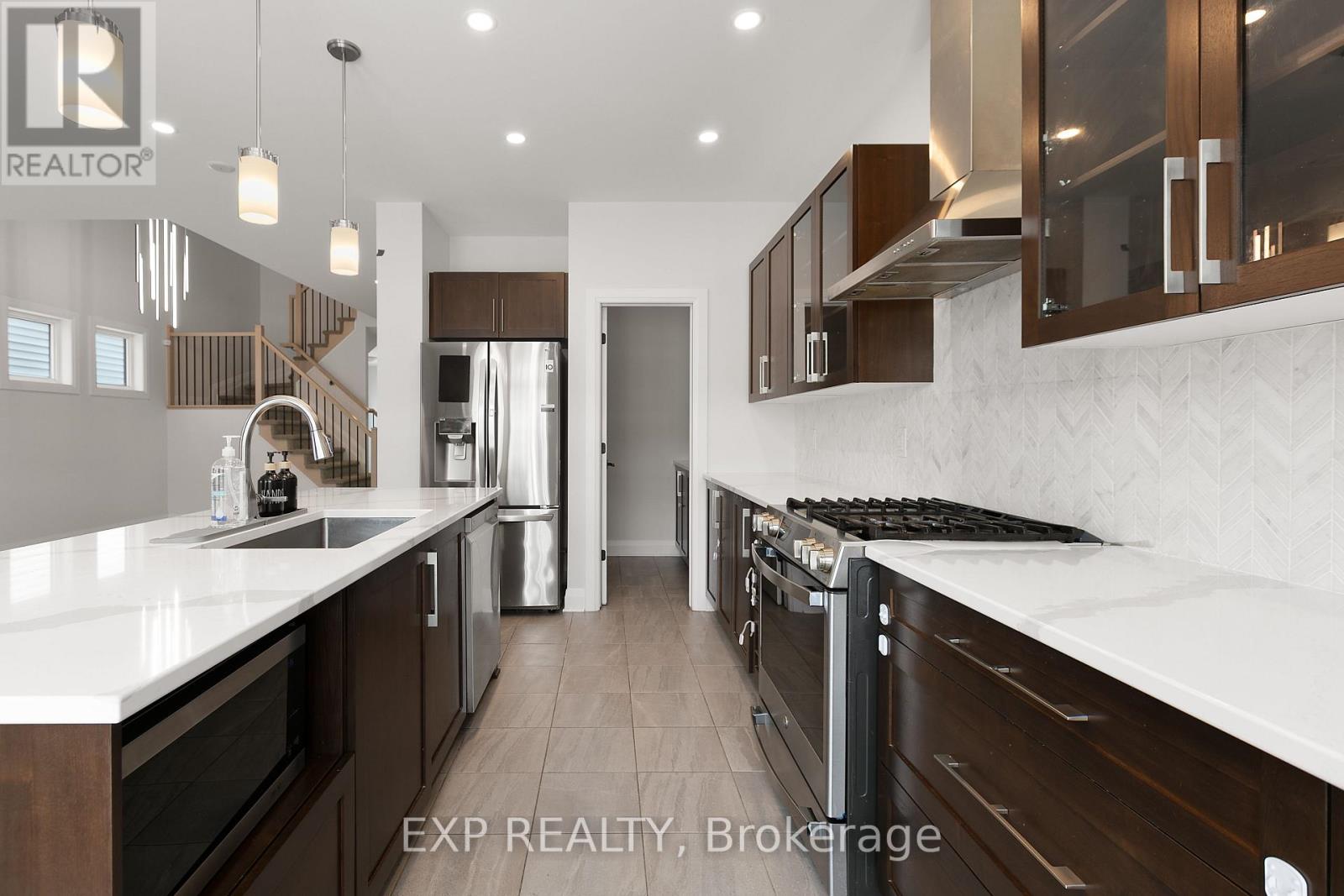 314 Cranesbill Road, Ottawa, Ontario  K2V 0L7 - Photo 13 - X12405383