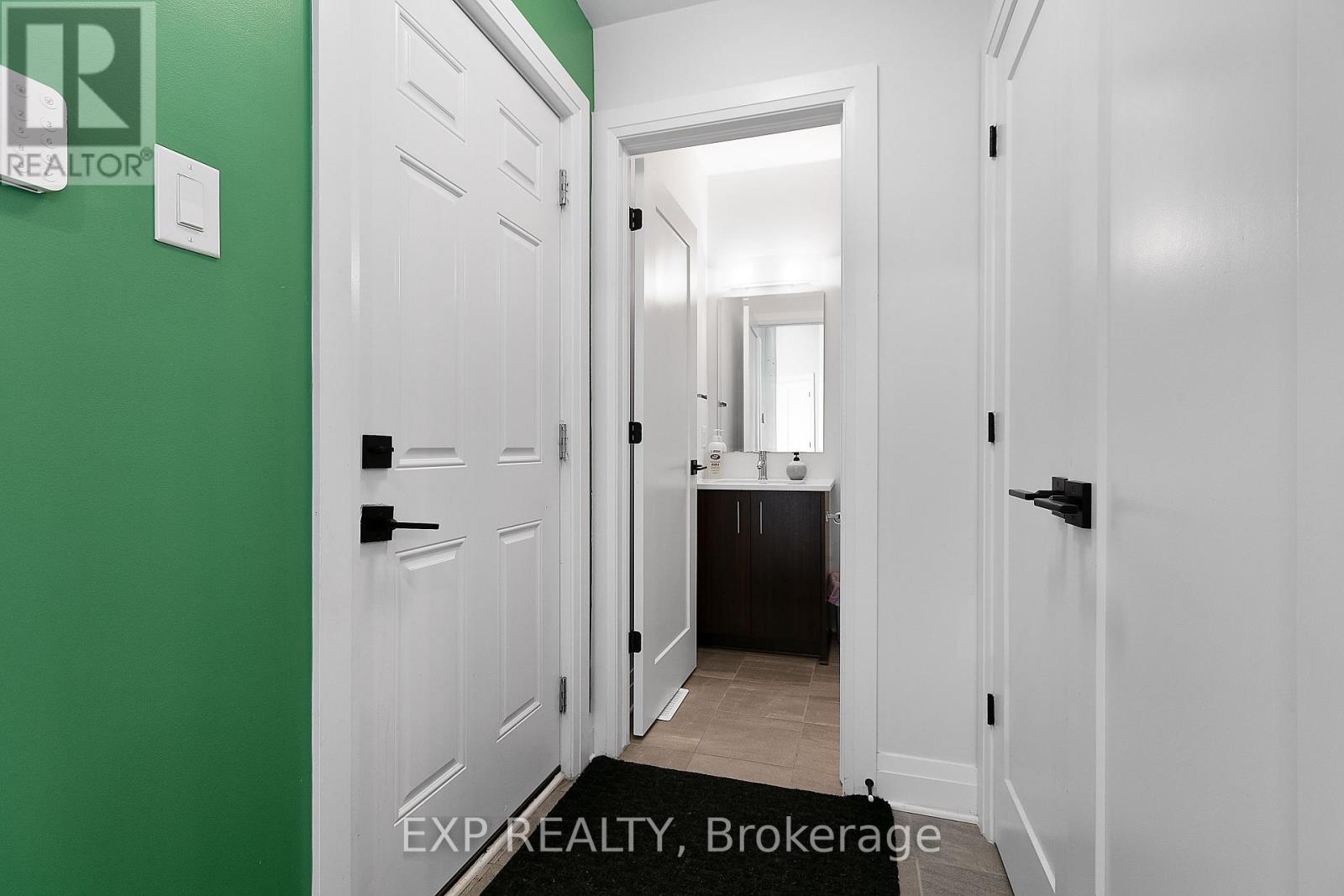 314 Cranesbill Road, Ottawa, Ontario  K2V 0L7 - Photo 3 - X12405383