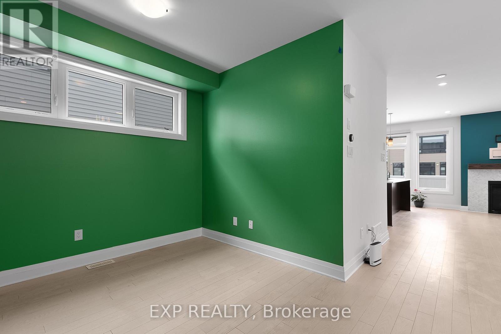 314 Cranesbill Road, Ottawa, Ontario  K2V 0L7 - Photo 4 - X12405383