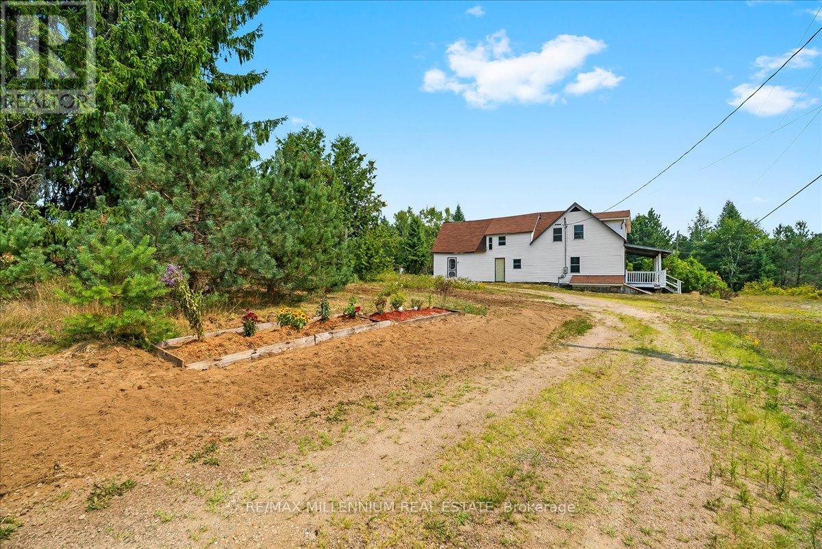 118 - 3529 Highway Highway E, Bracebridge (Oakley), Ontario  P1L 1X1 - Photo 4 - X12405330
