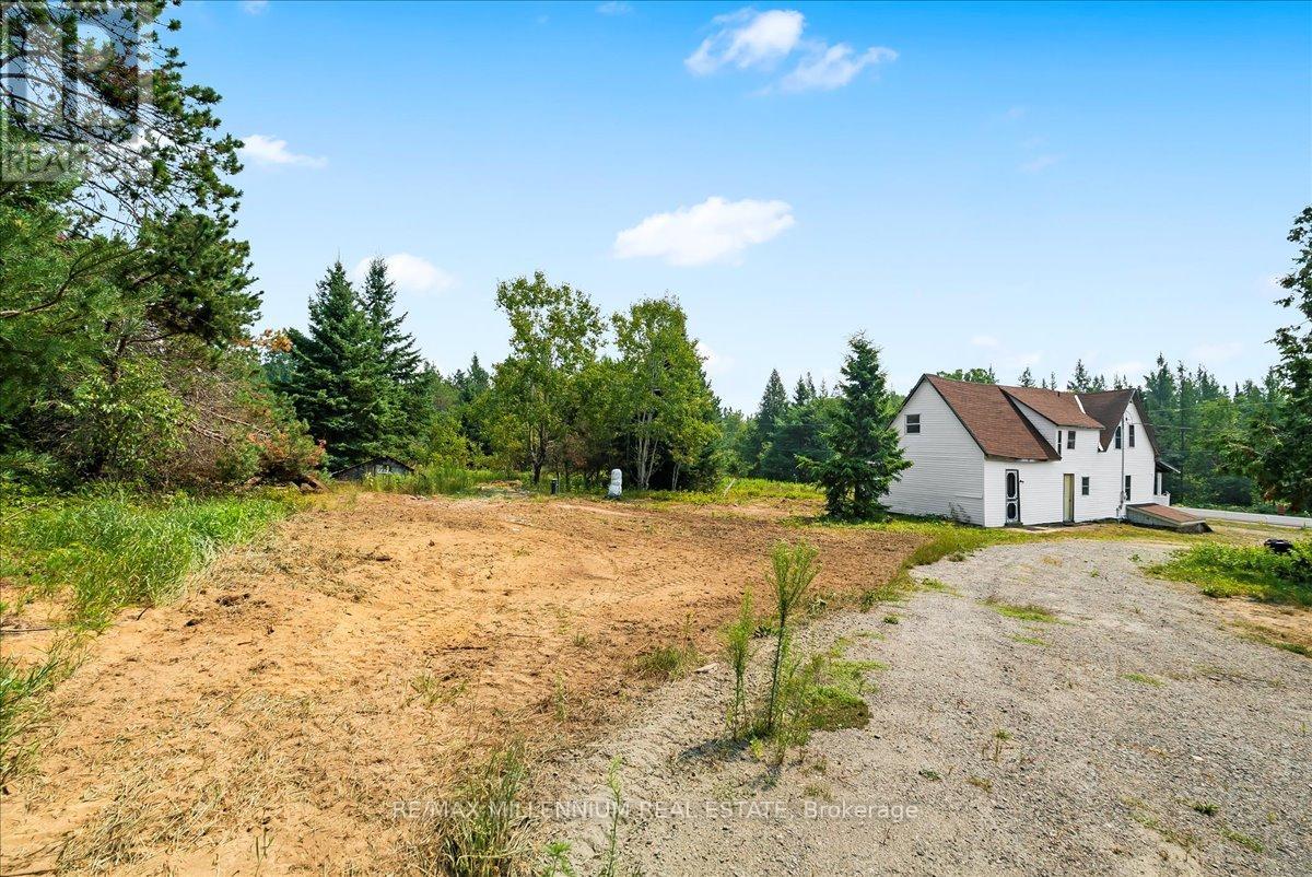 118 - 3529 Highway Highway E, Bracebridge (Oakley), Ontario  P1L 1X1 - Photo 8 - X12405330
