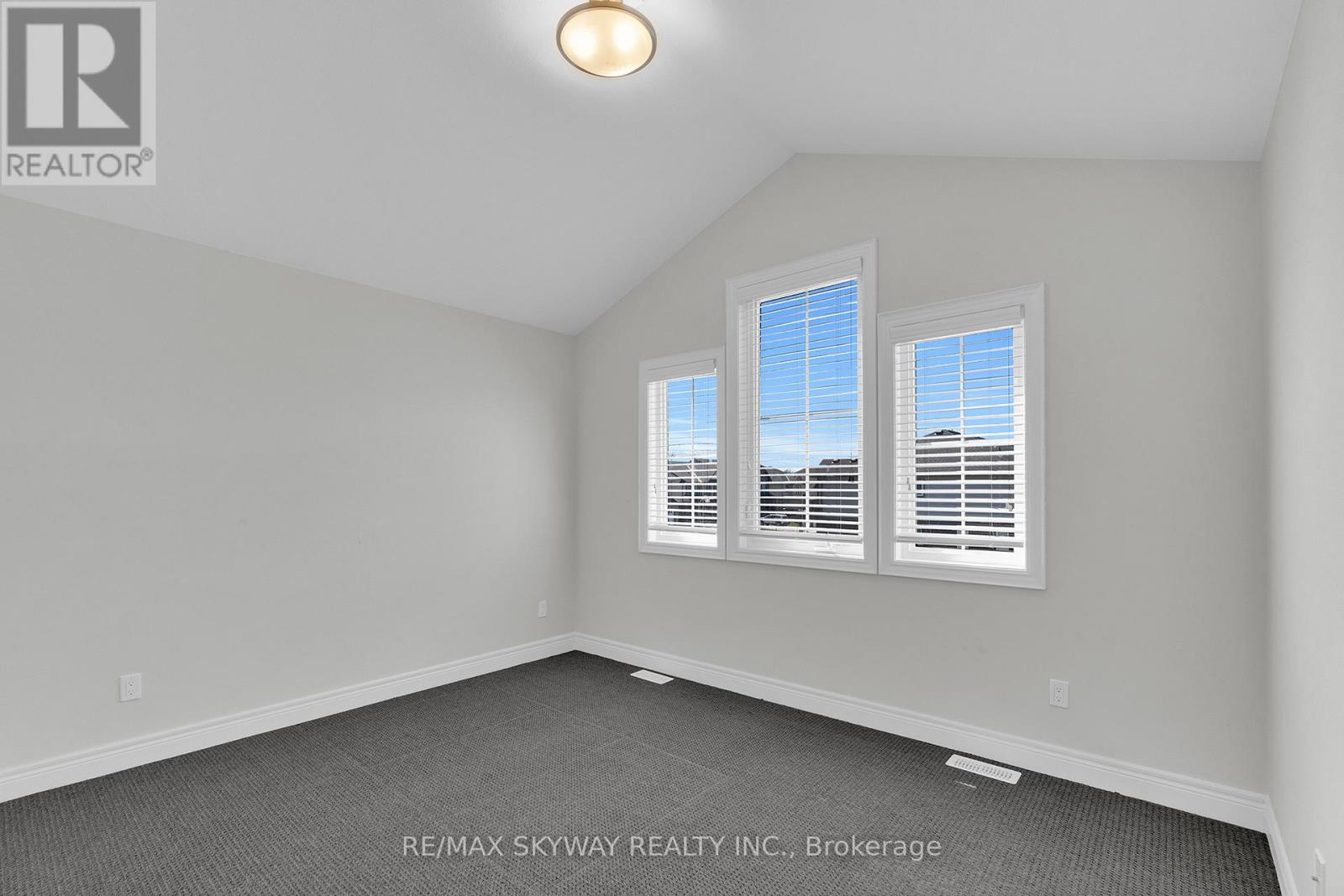 27 Monarch Street, Welland, Ontario  L3C 0E6 - Photo 29 - X12405331
