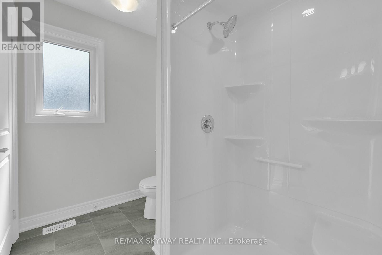 27 Monarch Street, Welland, Ontario  L3C 0E6 - Photo 40 - X12405331