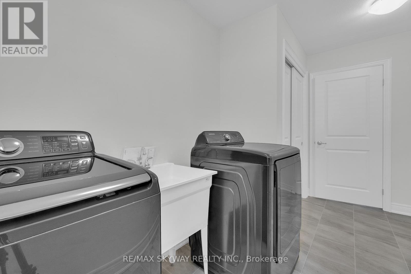 27 Monarch Street, Welland, Ontario  L3C 0E6 - Photo 42 - X12405331