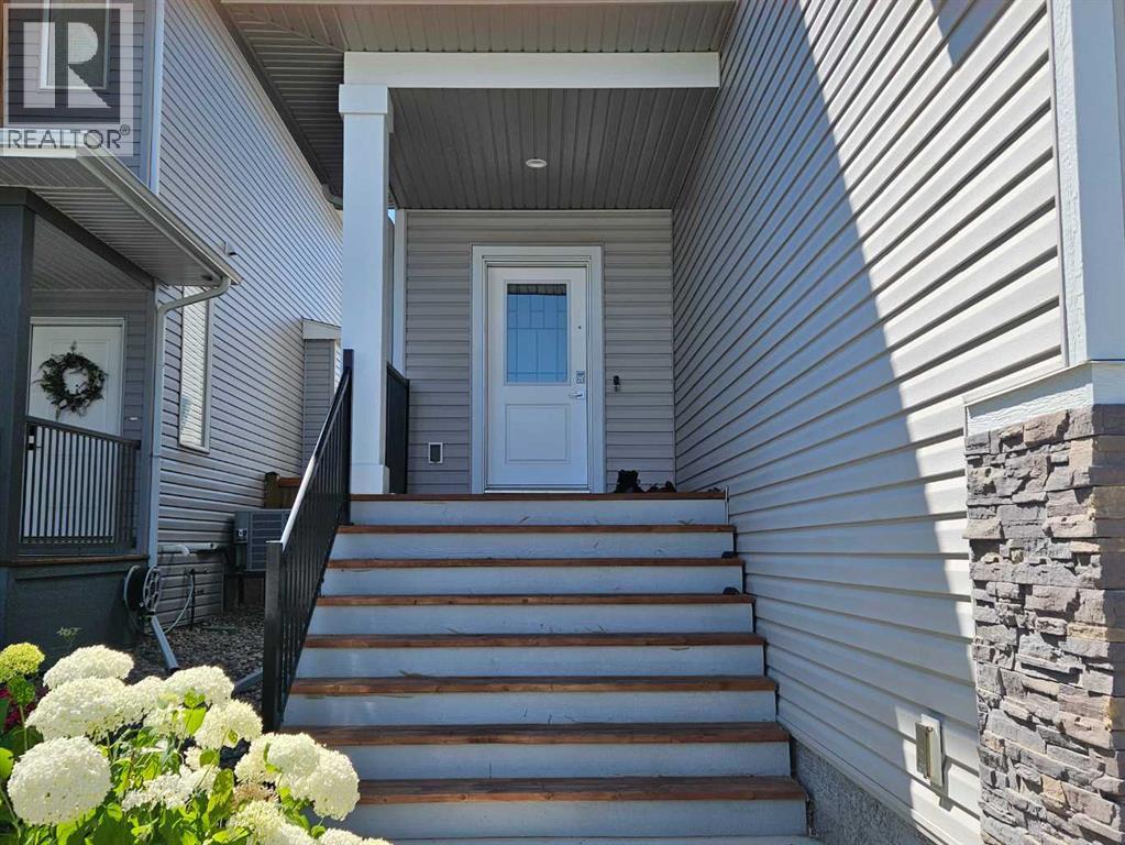Property at 2508 45 Street S image 2