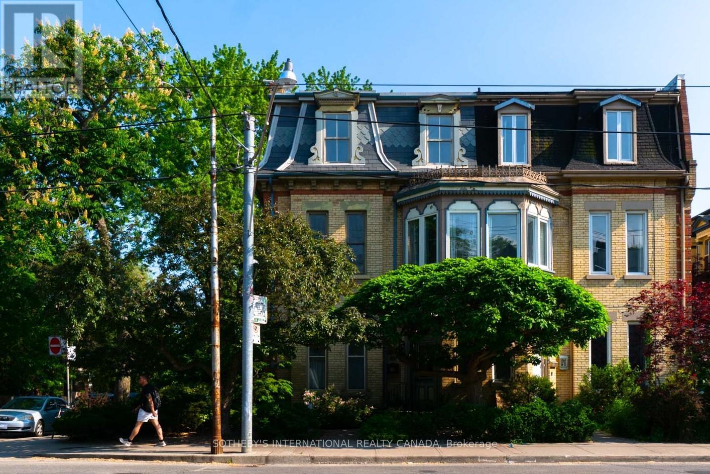 UNIT 2 - 215-217 CARLTON STREET, Toronto, Ontario