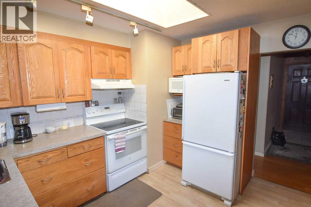 1140 Trafford Drive Nw, Calgary, Alberta  T2K 2T8 - Photo 9 - A2244240