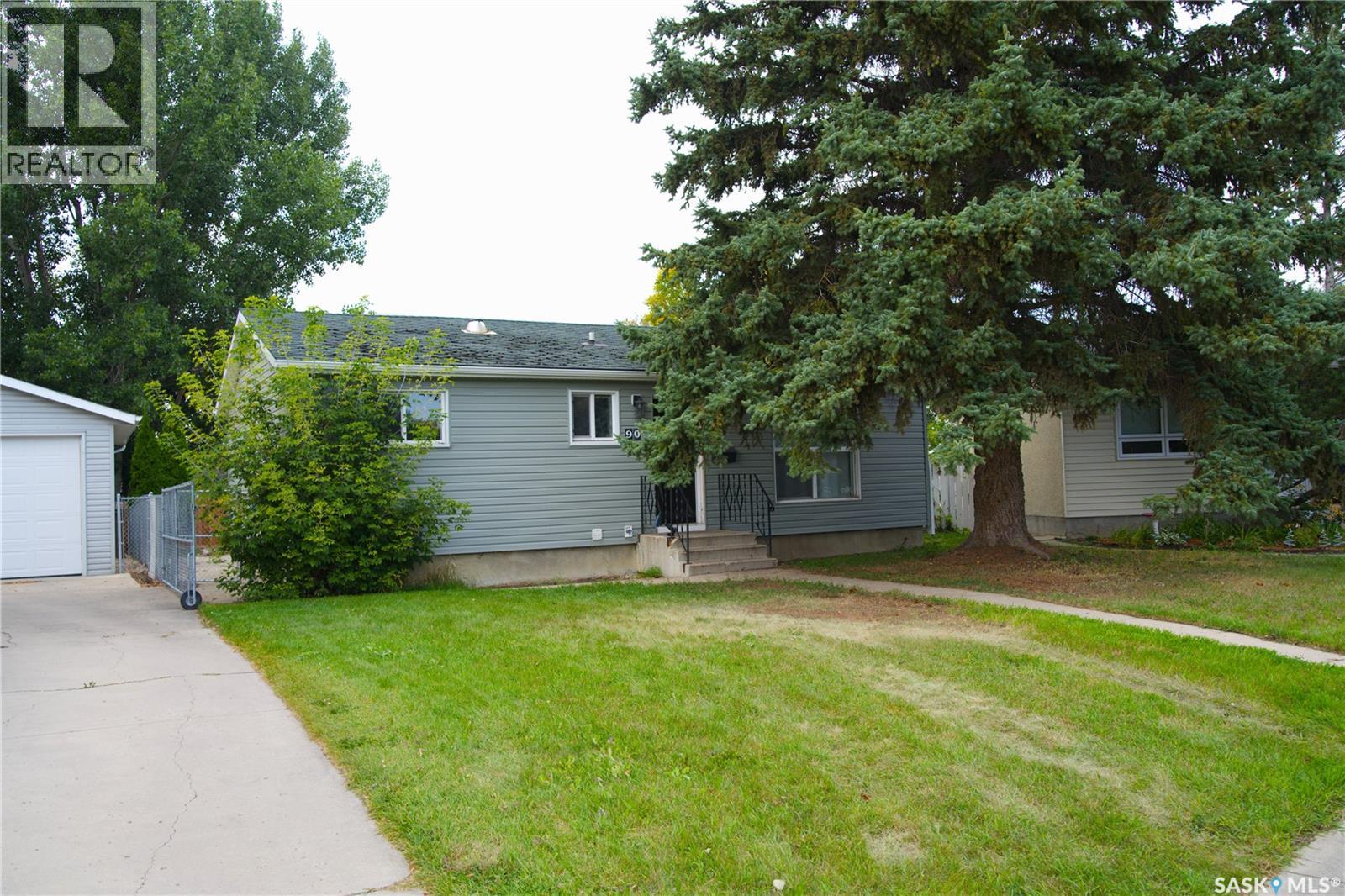 90 Dominion CRESCENT, Saskatoon, Saskatchewan