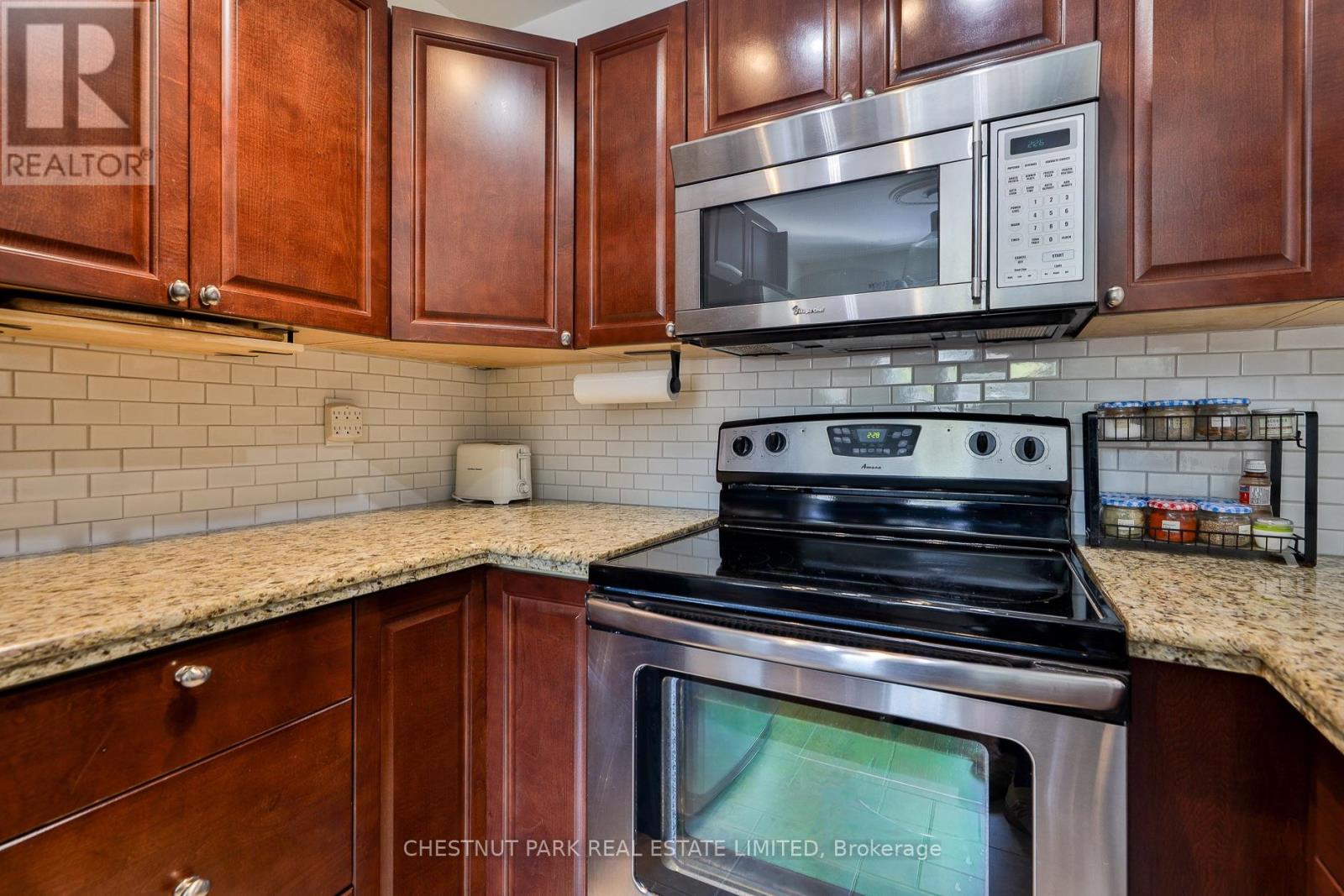 5 - 1648 Bathurst Street, Toronto, Ontario  M5P 3J7 - Photo 17 - C12405362