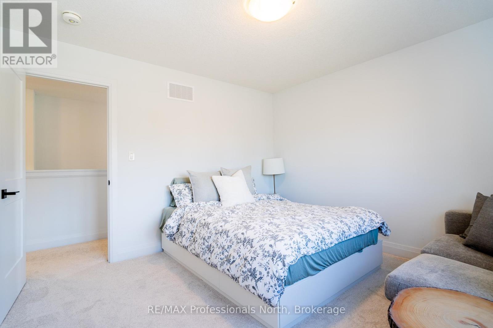 35 Woodstream Drive, Huntsville, Ontario  P0A 1B7 - Photo 16 - X12405400