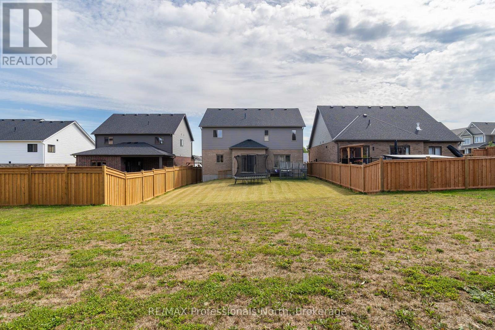 35 Woodstream Drive, Huntsville, Ontario  P0A 1B7 - Photo 36 - X12405400