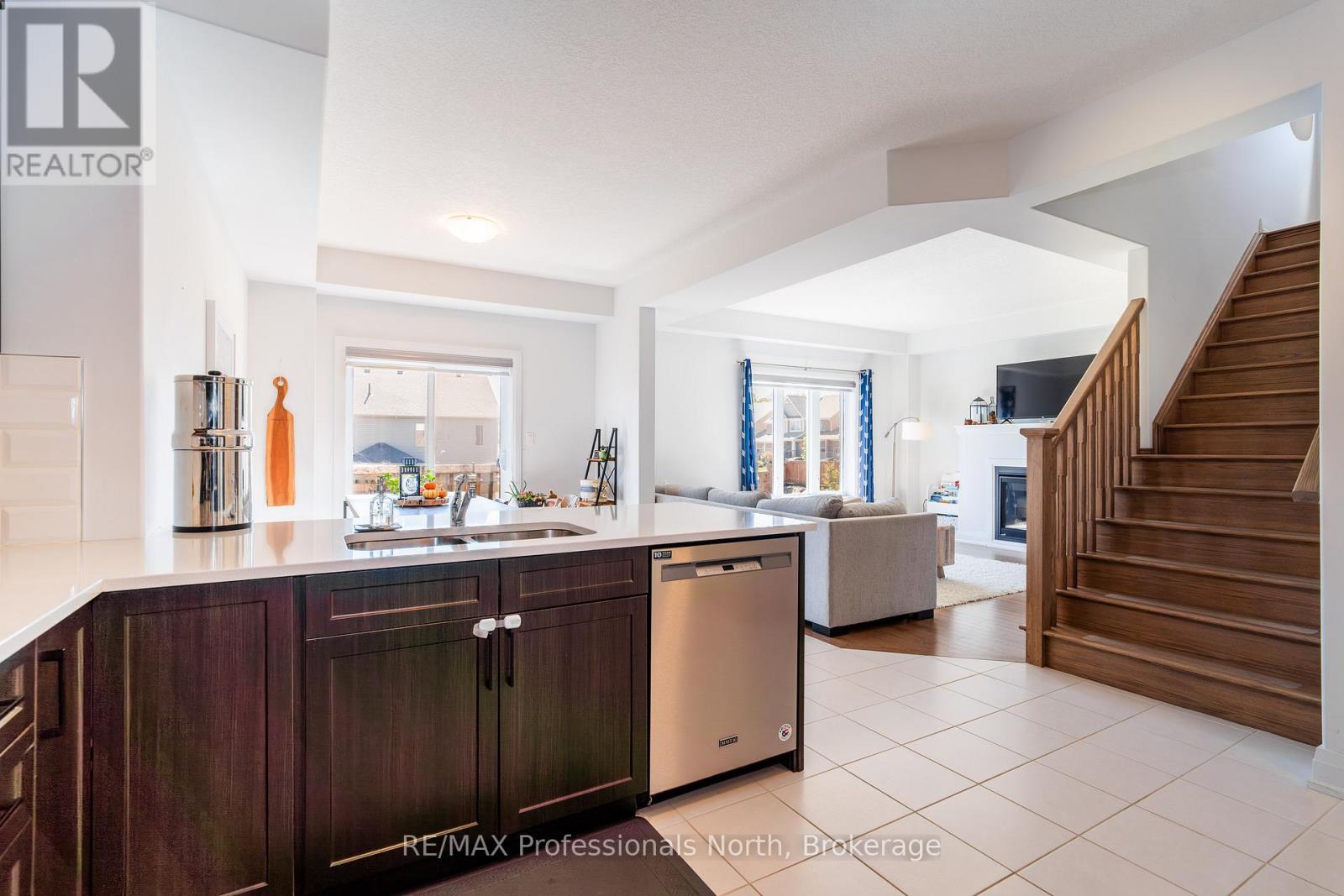 35 Woodstream Drive, Huntsville, Ontario  P0A 1B7 - Photo 9 - X12405400