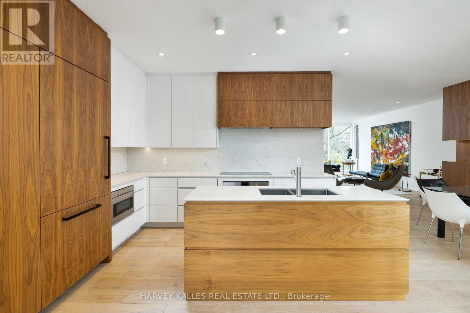 30 Edenbrook Hill, Toronto (Edenbridge-Humber Valley), Ontario  M9A 3Z6 - Photo 17 - W12405349