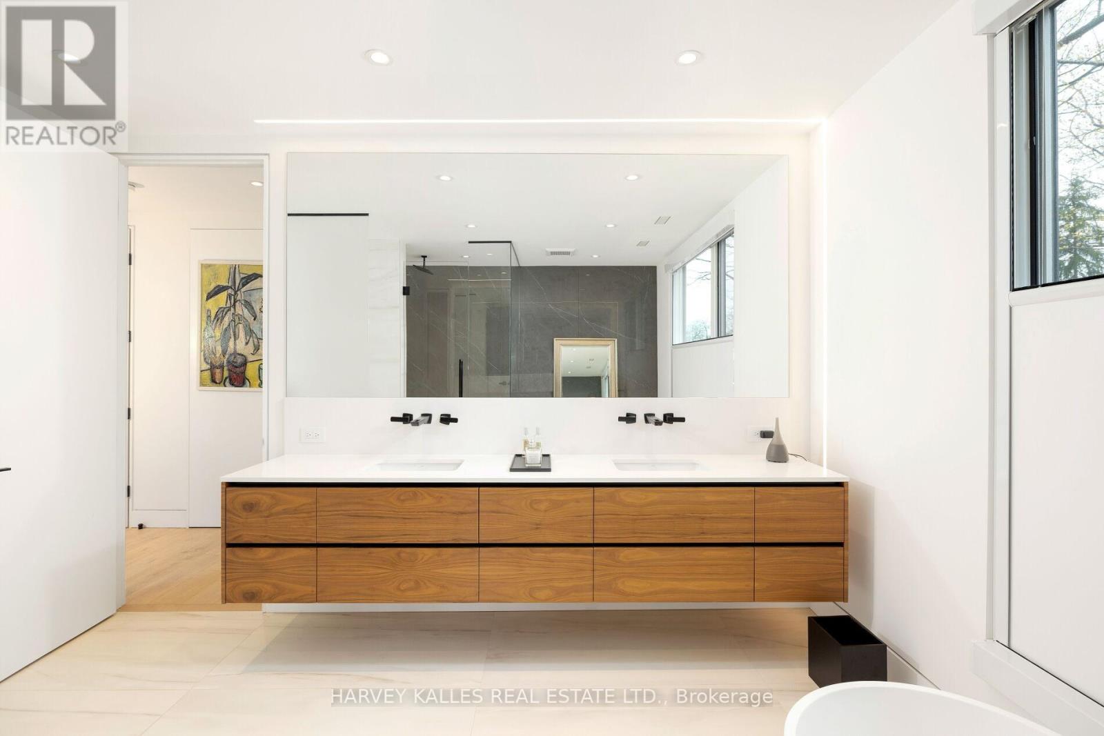 30 Edenbrook Hill, Toronto (Edenbridge-Humber Valley), Ontario  M9A 3Z6 - Photo 41 - W12405349
