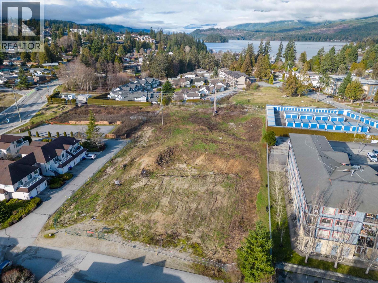 5634 TRAIL AVENUE, Sechelt, British Columbia