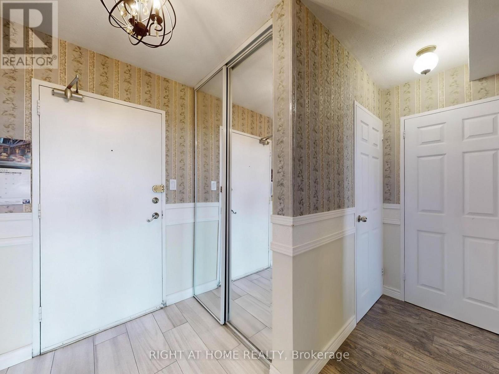 2303 - 85 Emmett Avenue, Toronto (Mount Dennis), Ontario  M6M 5A2 - Photo 30 - W12403888