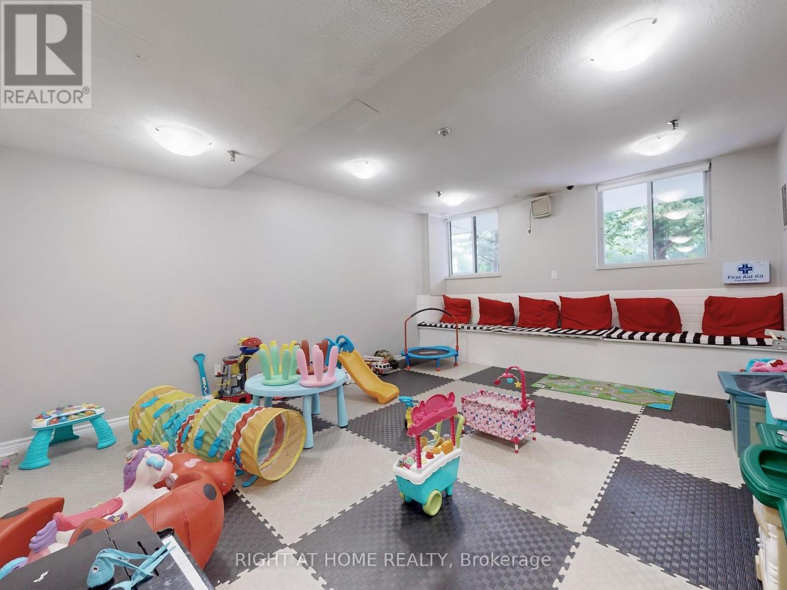 2303 - 85 Emmett Avenue, Toronto (Mount Dennis), Ontario  M6M 5A2 - Photo 39 - W12403888