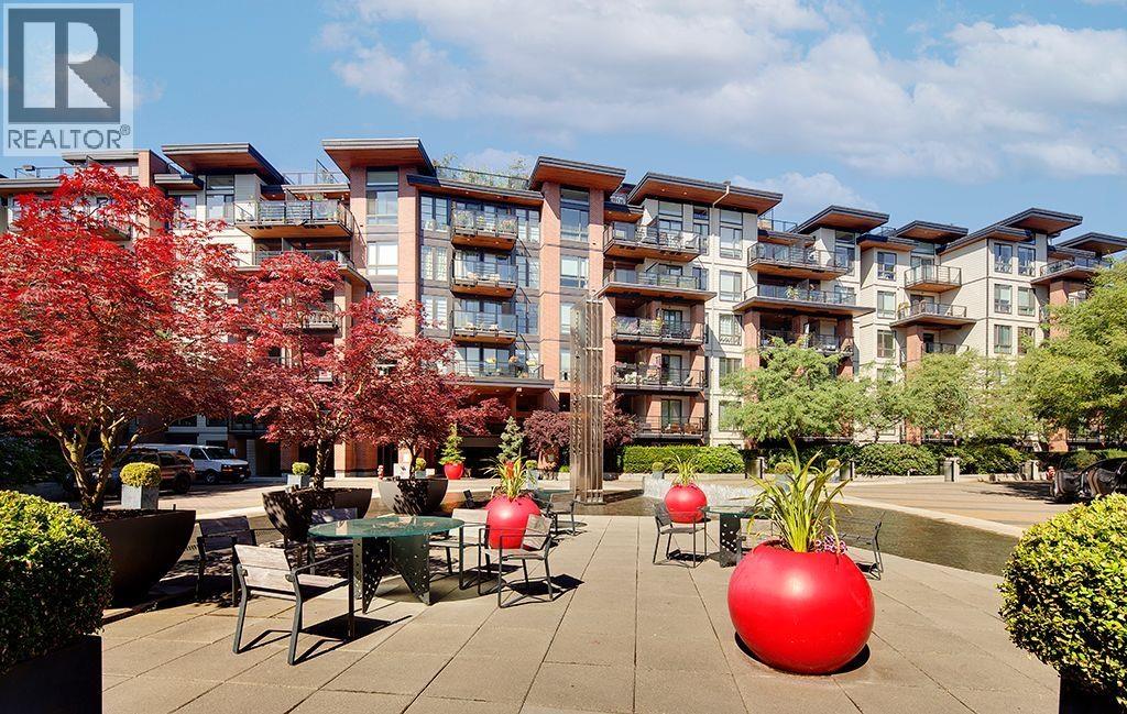 404 733 W 3rd Street, North Vancouver, British Columbia  V7M 0C8 - Photo 1 - R3048188