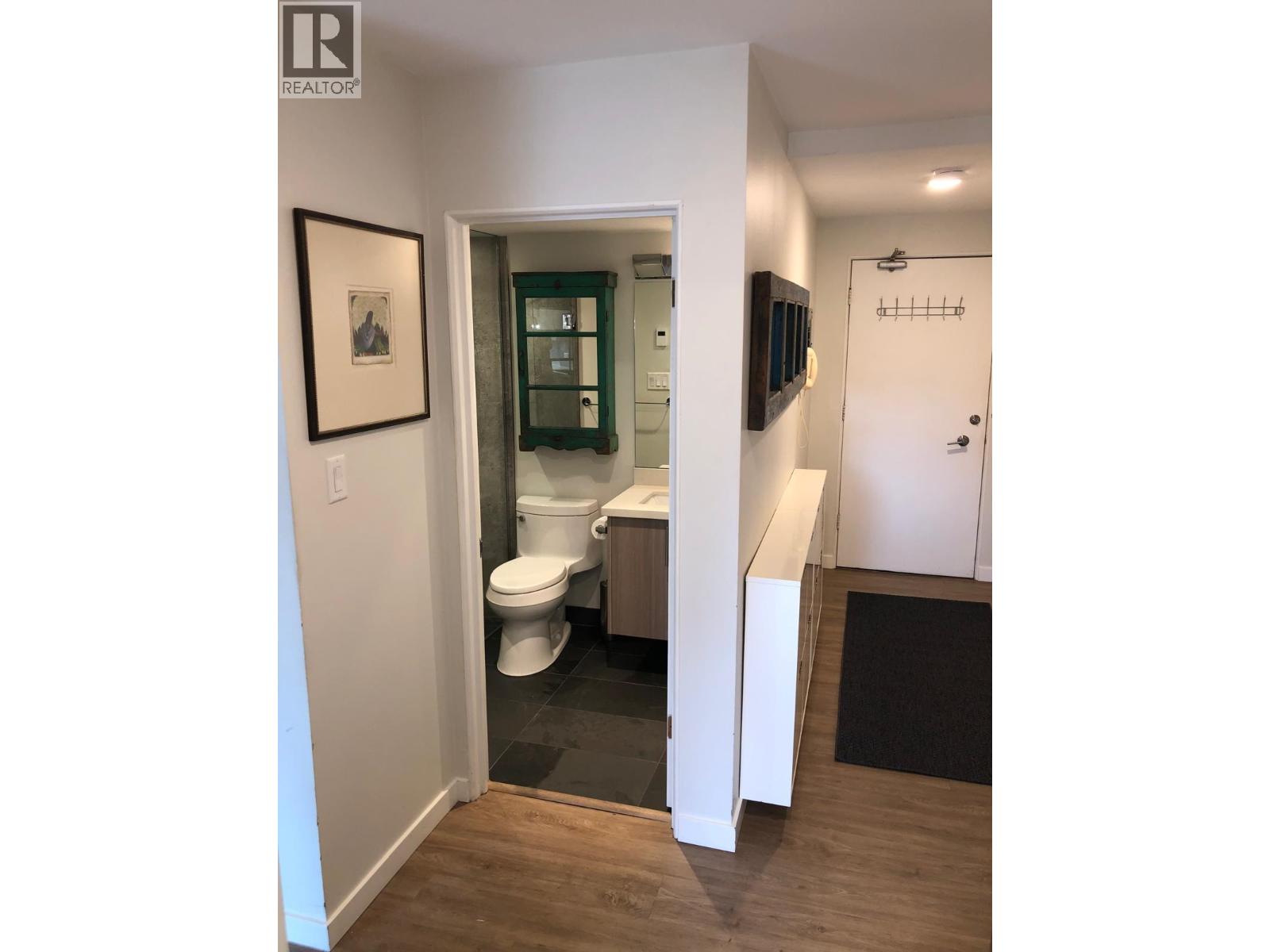213 36 E 14TH AVENUE, Vancouver, British Columbia