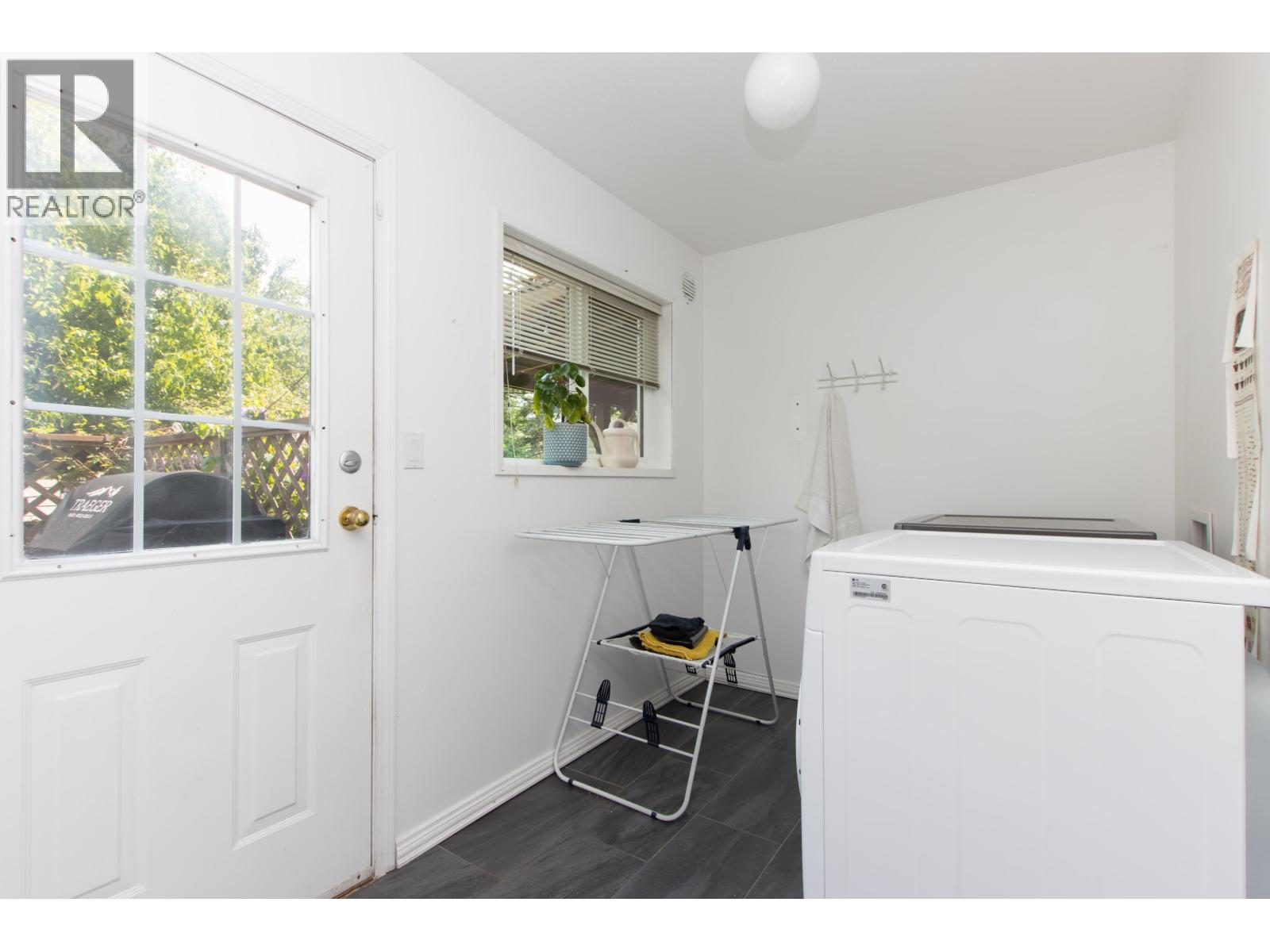 39710 Government Road, Squamish, British Columbia  V8B 0A5 - Photo 15 - R3011923