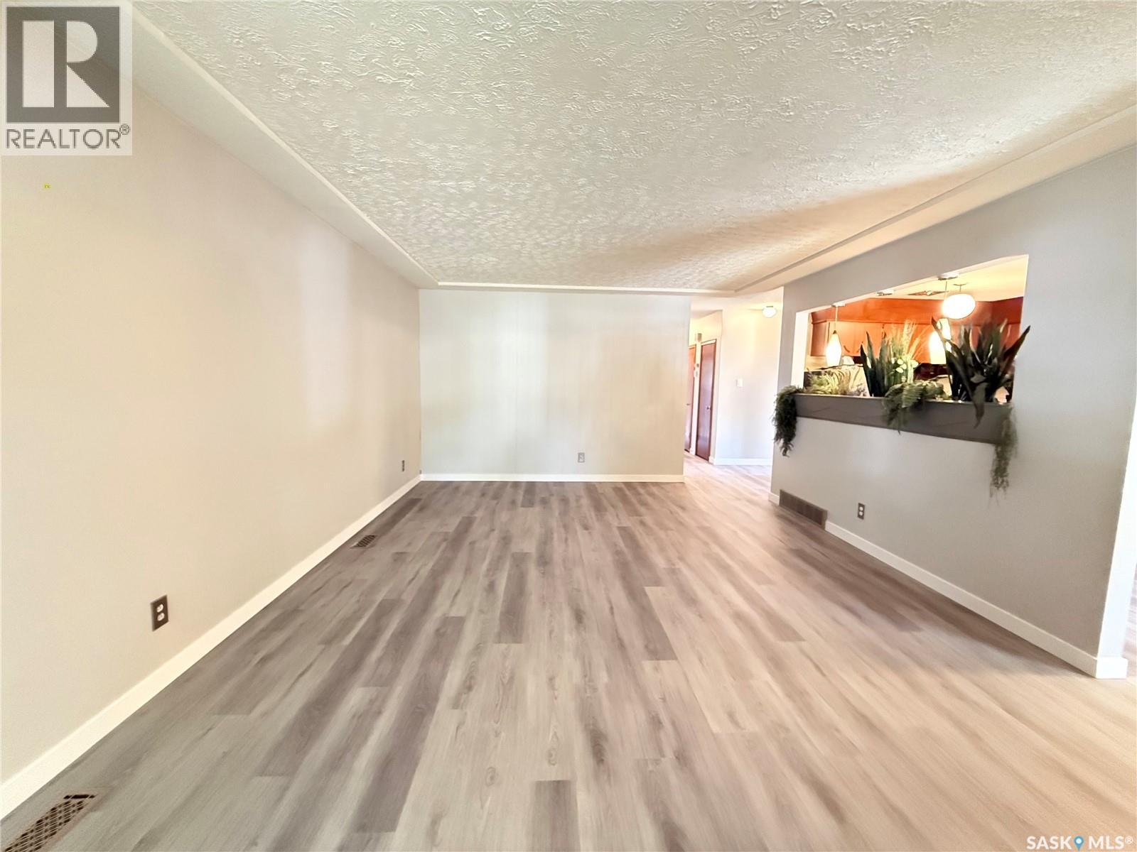 133 Mcmurchy Avenue, Regina, Saskatchewan  S4R 3G7 - Photo 3 - SK018482