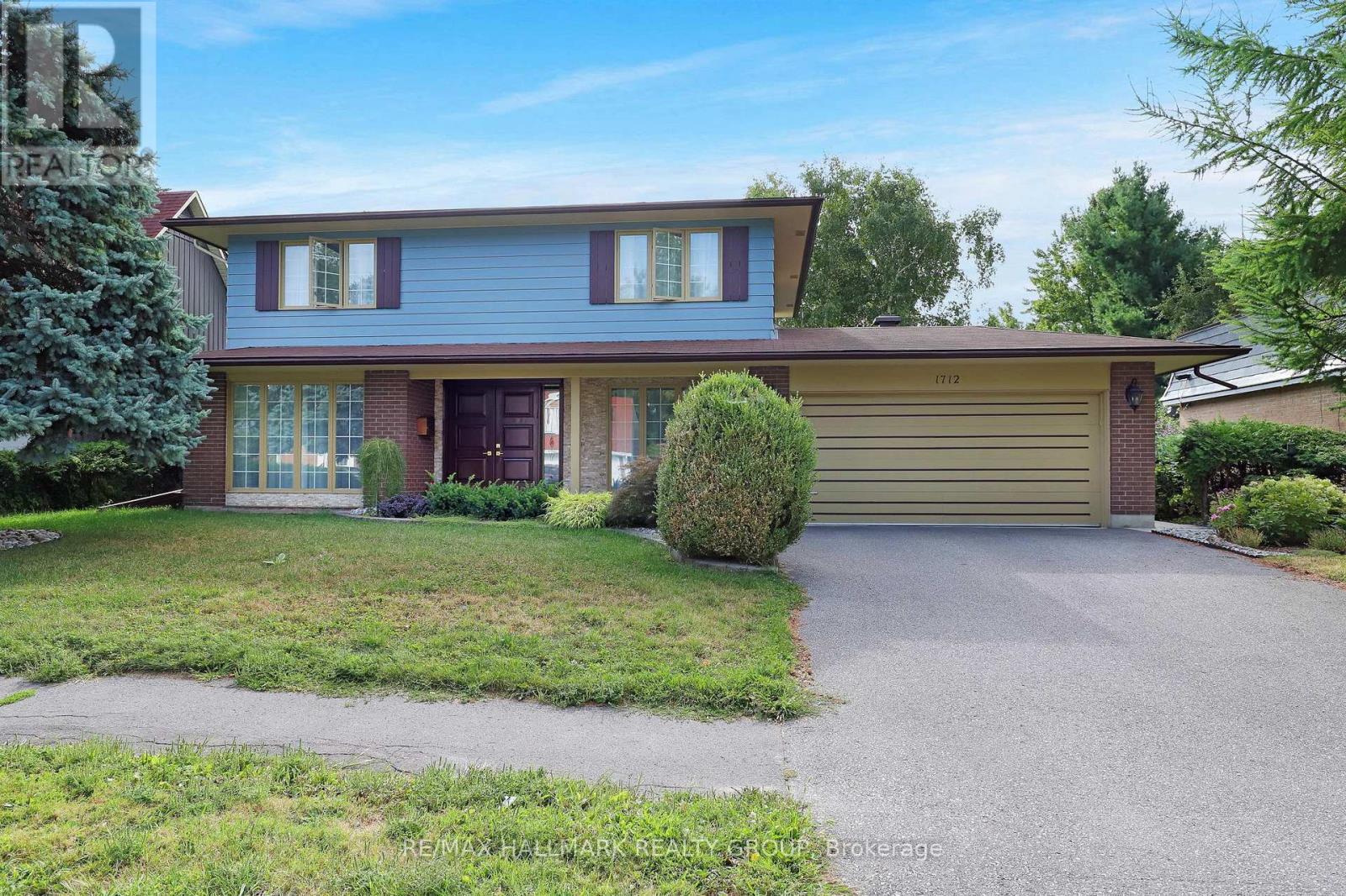 1712 Playfair Drive, Ottawa, Ontario  K1H 5S6 - Photo 2 - X12405421