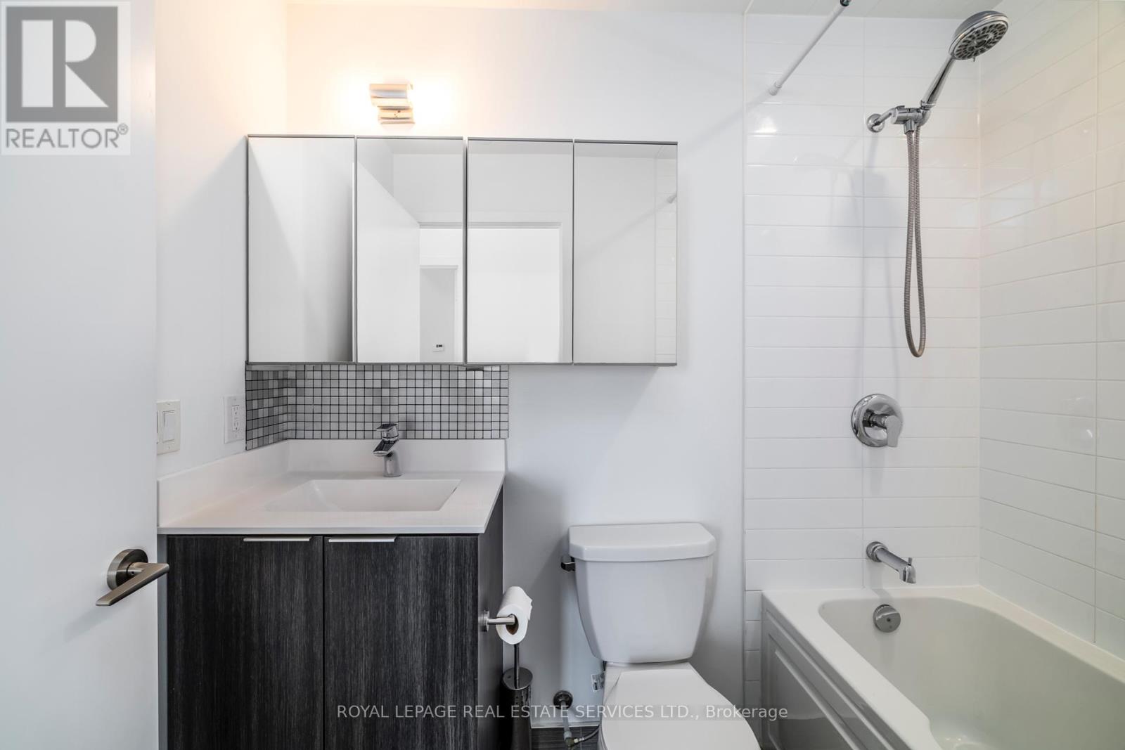 1002 - 20 Shore Breeze Drive, Toronto (Mimico), Ontario  M8V 0C7 - Photo 13 - W12405395
