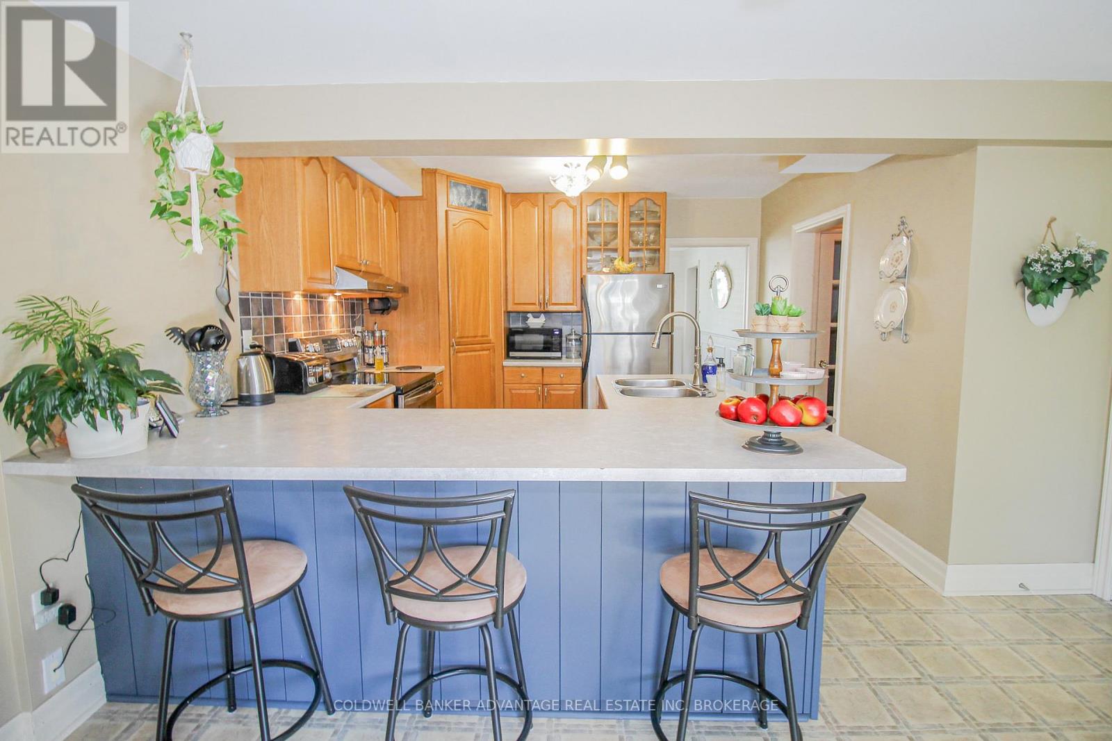 43 Gram Avenue, Welland, Ontario  L3C 1H5 - Photo 13 - X12405430