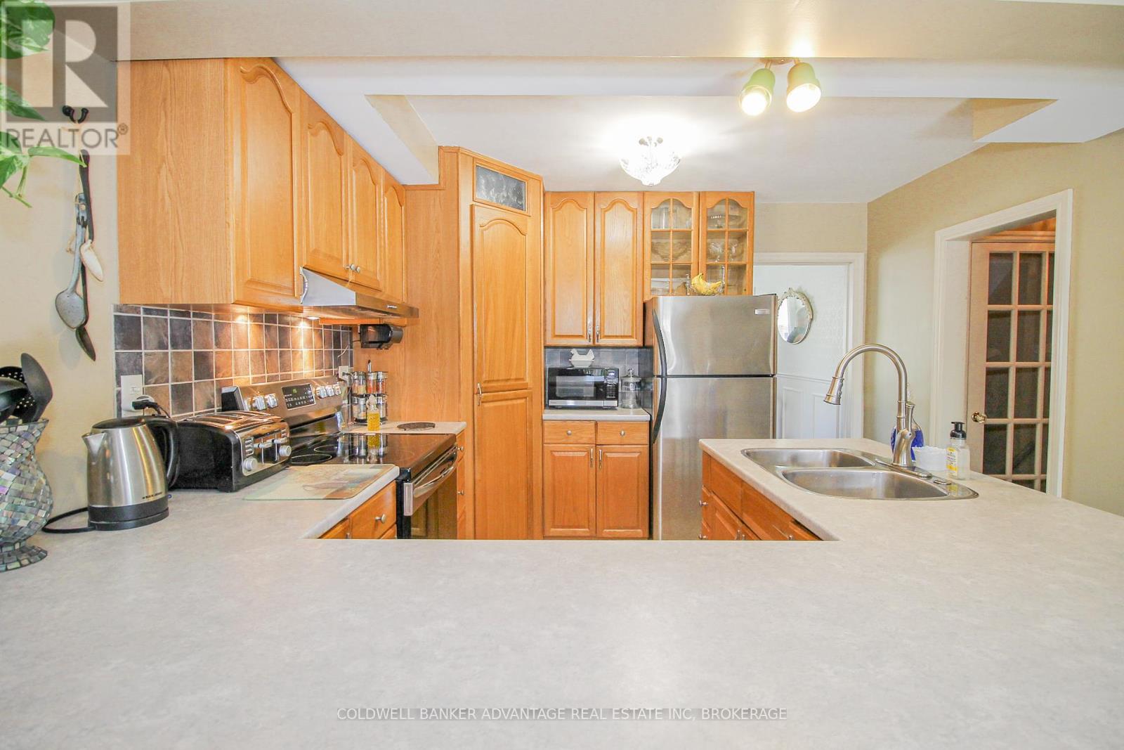 43 Gram Avenue, Welland, Ontario  L3C 1H5 - Photo 14 - X12405430