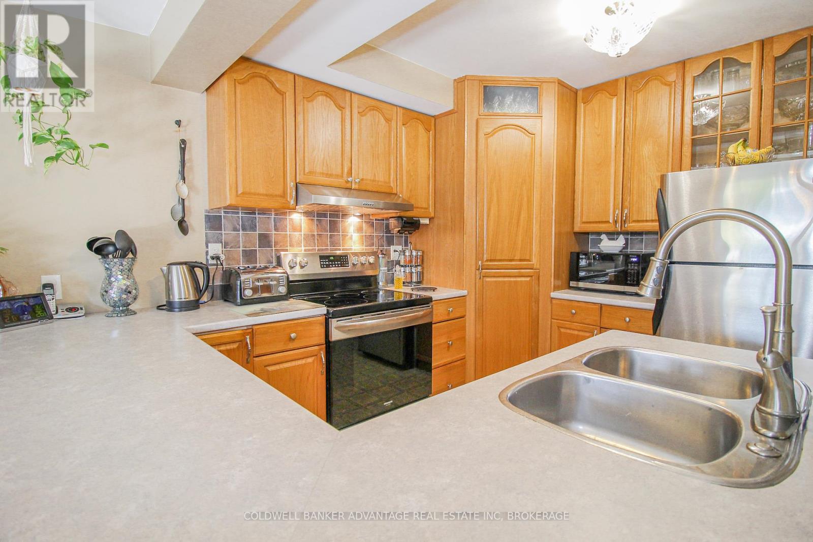 43 Gram Avenue, Welland, Ontario  L3C 1H5 - Photo 15 - X12405430