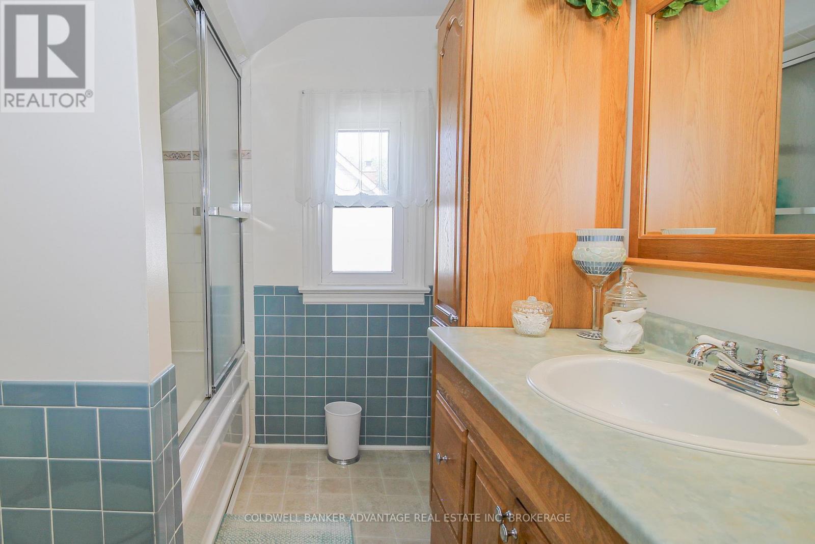 43 Gram Avenue, Welland, Ontario  L3C 1H5 - Photo 26 - X12405430