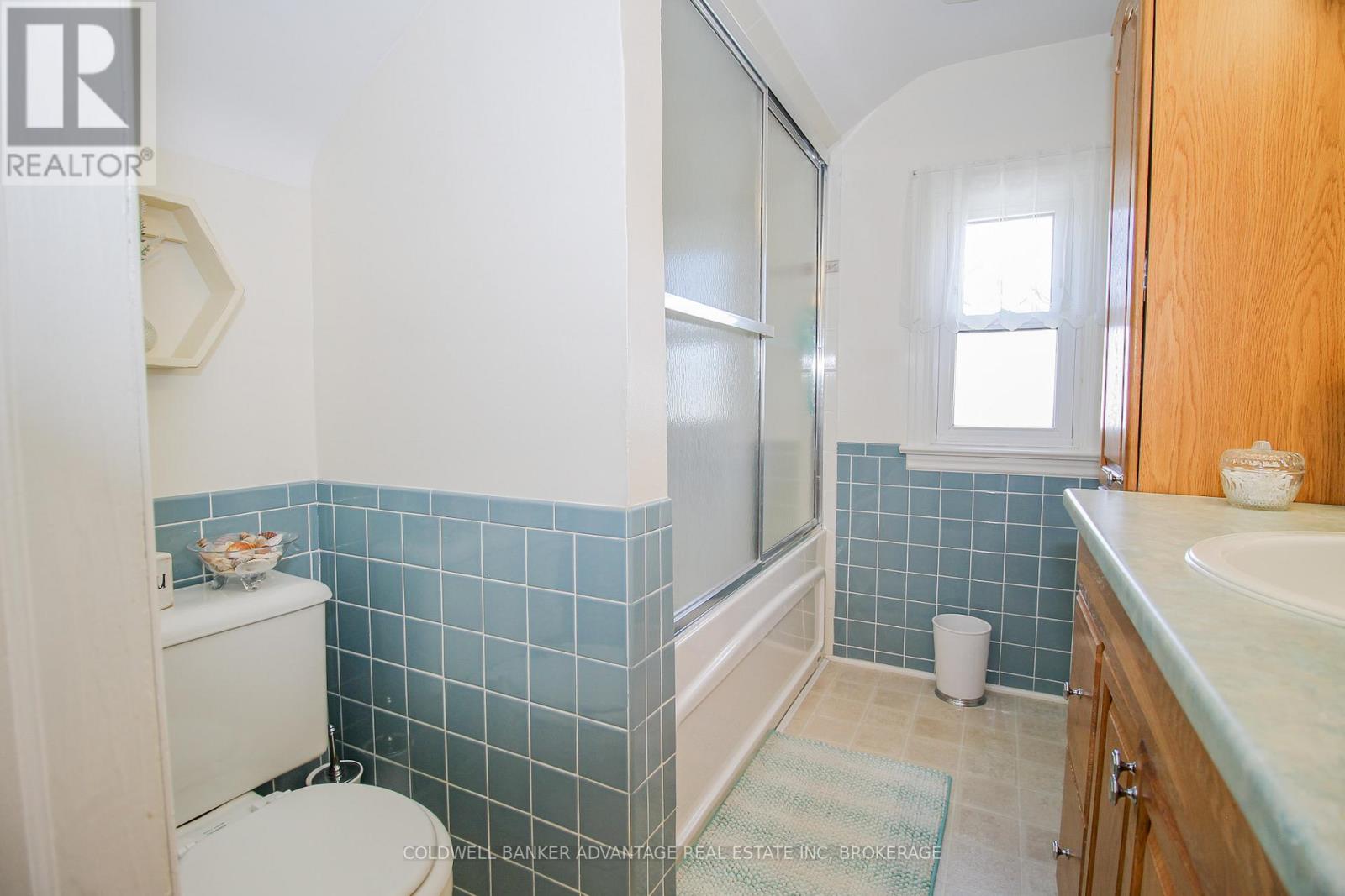 43 Gram Avenue, Welland, Ontario  L3C 1H5 - Photo 27 - X12405430