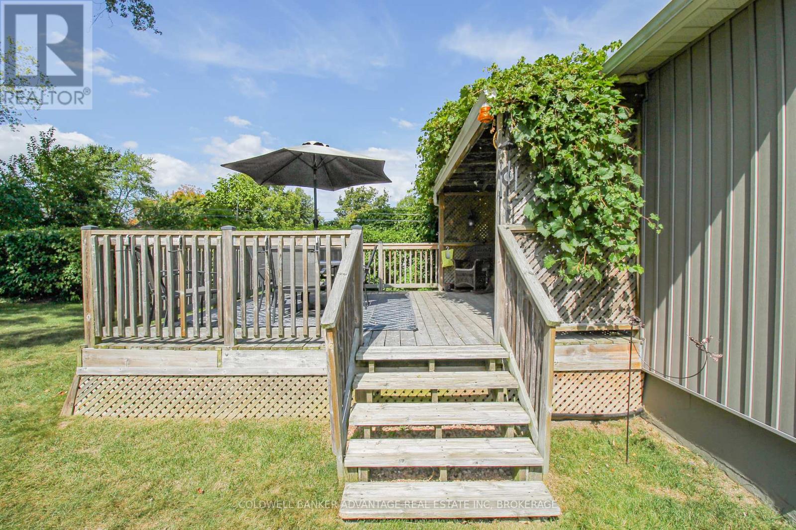 43 Gram Avenue, Welland, Ontario  L3C 1H5 - Photo 38 - X12405430
